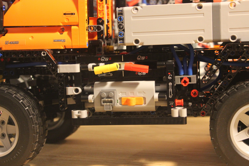 Illustration for article titled LEGO Unimog U400: The Oppo Review